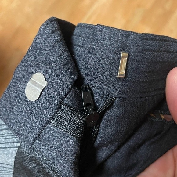 Calvin Klein Dress Pant Mens 34x32 Black Pinstripe Wool Business Casual Trouser - Picture 2 of 10